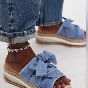 NWOT Free People Light Blue Bow Espadrille Slide Sandal